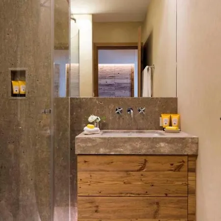 Lejlighed Elegantly Designed In A Fantastic Location - What'app - 0039-3512-039-610 - For Reservations! St Anton am Arlberg